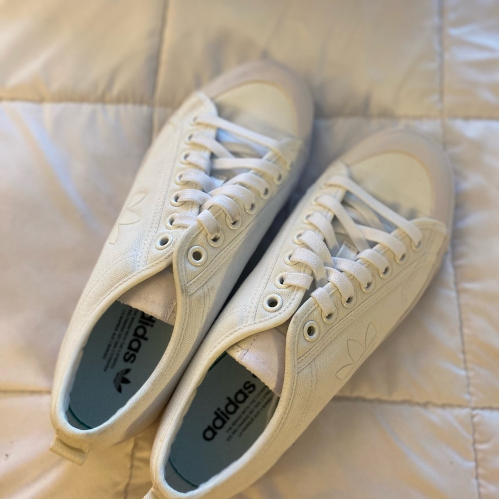 What canvas Adidas